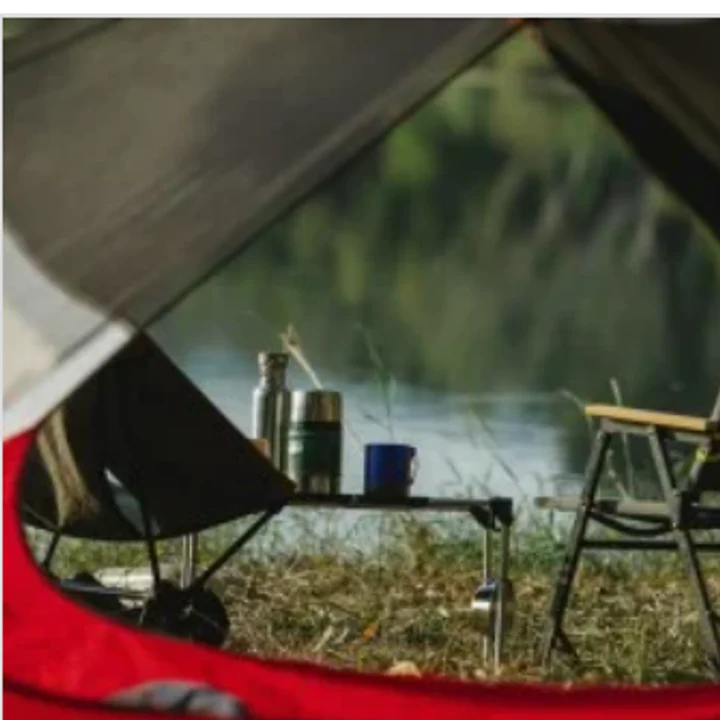 Kamp masası ve sandalye düzeni